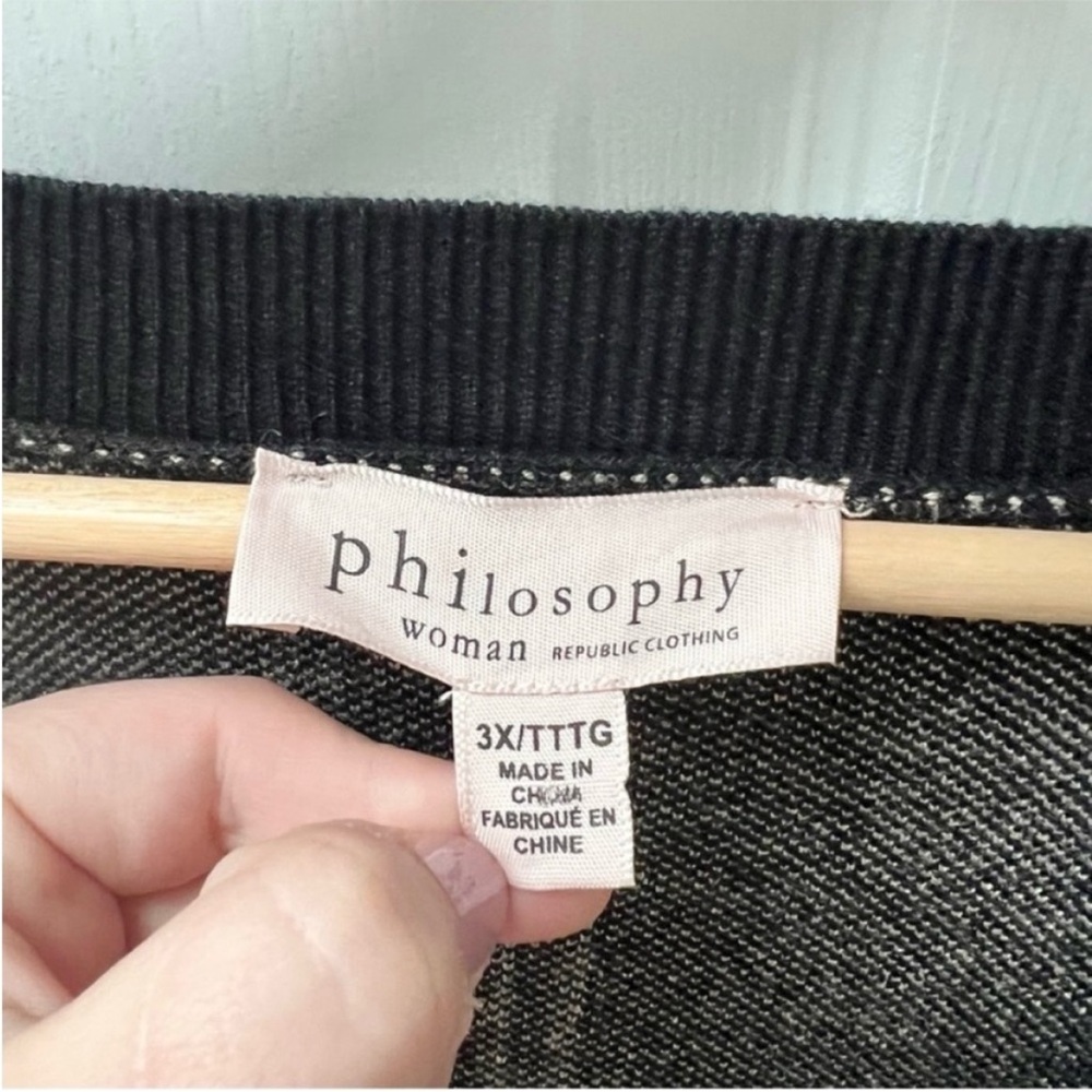 Prologue Window Pane V-neck Sweater - Picture 6 of 6